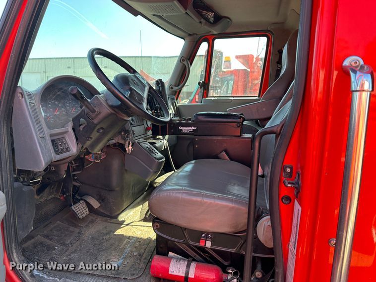 image for item LT9053 2007 International 7400  dump truck