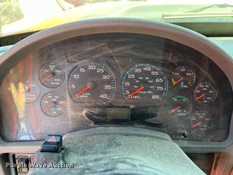 image for item LT9053 2007 International 7400  dump truck