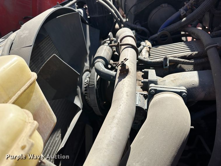 image for item LT9053 2007 International 7400  dump truck