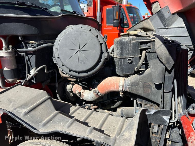 image for item LT9053 2007 International 7400  dump truck