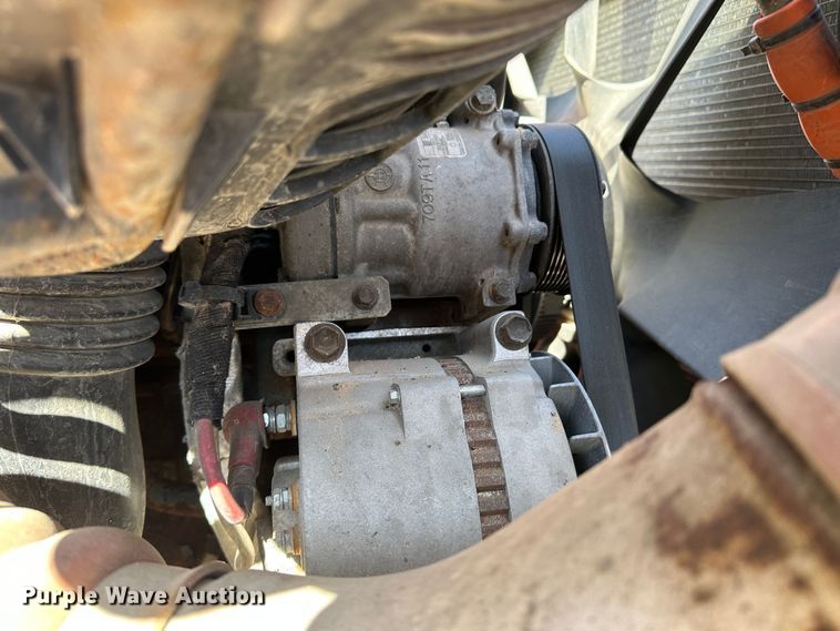 image for item LT9053 2007 International 7400  dump truck