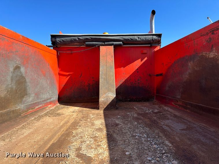 image for item LT9053 2007 International 7400  dump truck