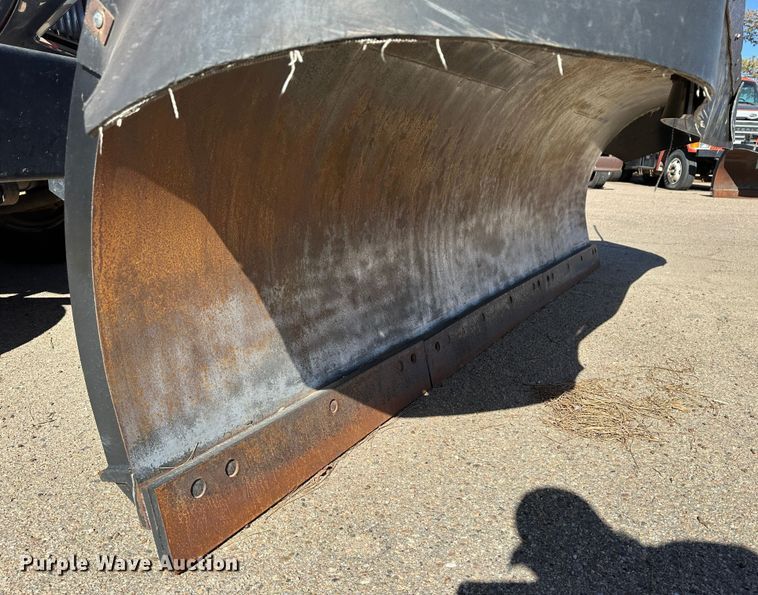 image for item LT9053 2007 International 7400  dump truck