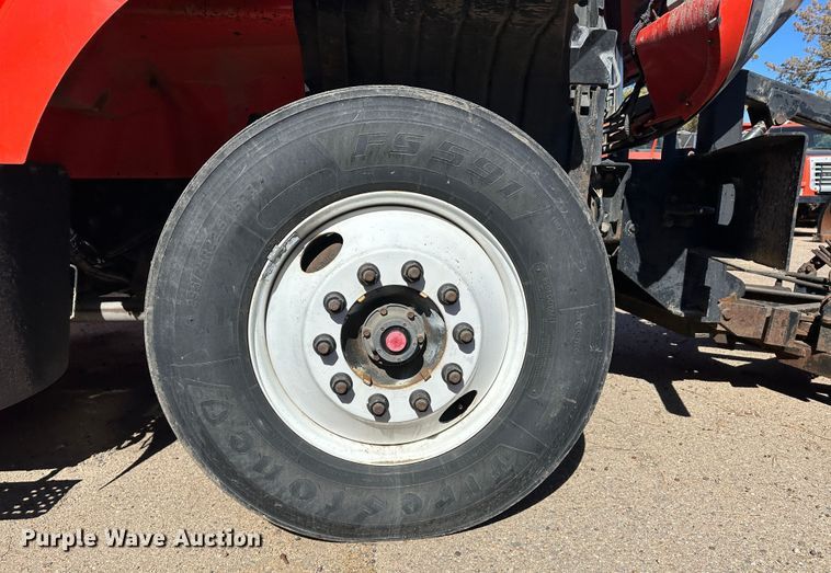 image for item LT9053 2007 International 7400  dump truck