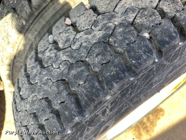 image for item LT9053 2007 International 7400  dump truck