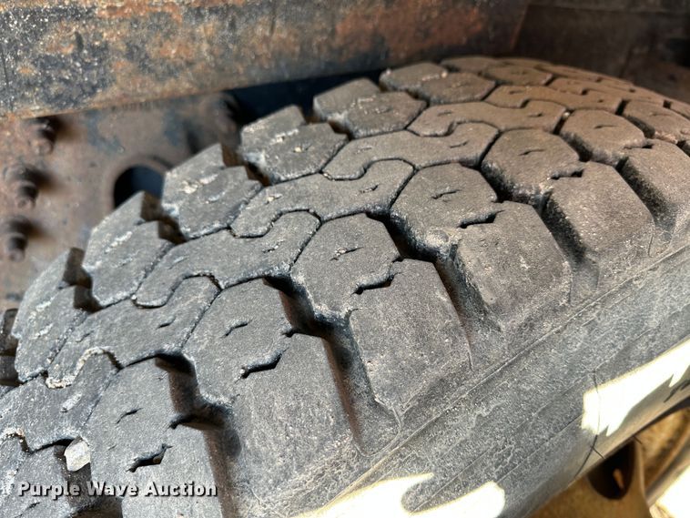 image for item LT9053 2007 International 7400  dump truck