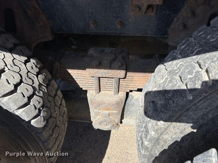 image for item LT9053 2007 International 7400  dump truck