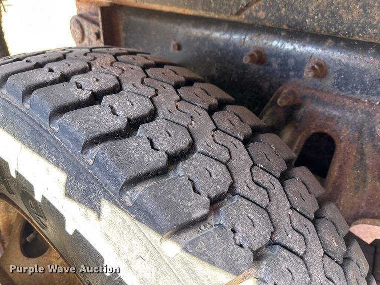 image for item LT9053 2007 International 7400  dump truck