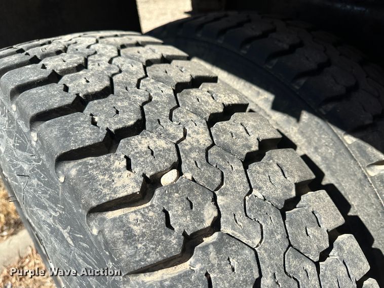 image for item LT9053 2007 International 7400  dump truck