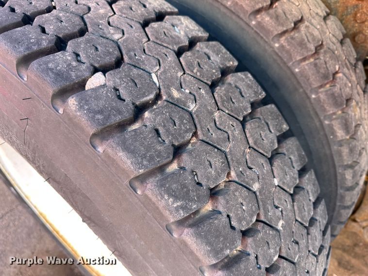 image for item LT9053 2007 International 7400  dump truck