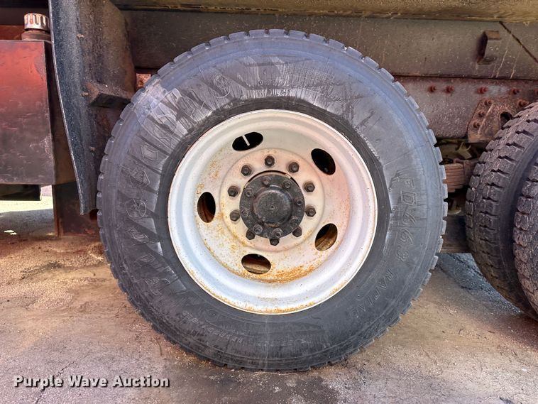 image for item LT9053 2007 International 7400  dump truck