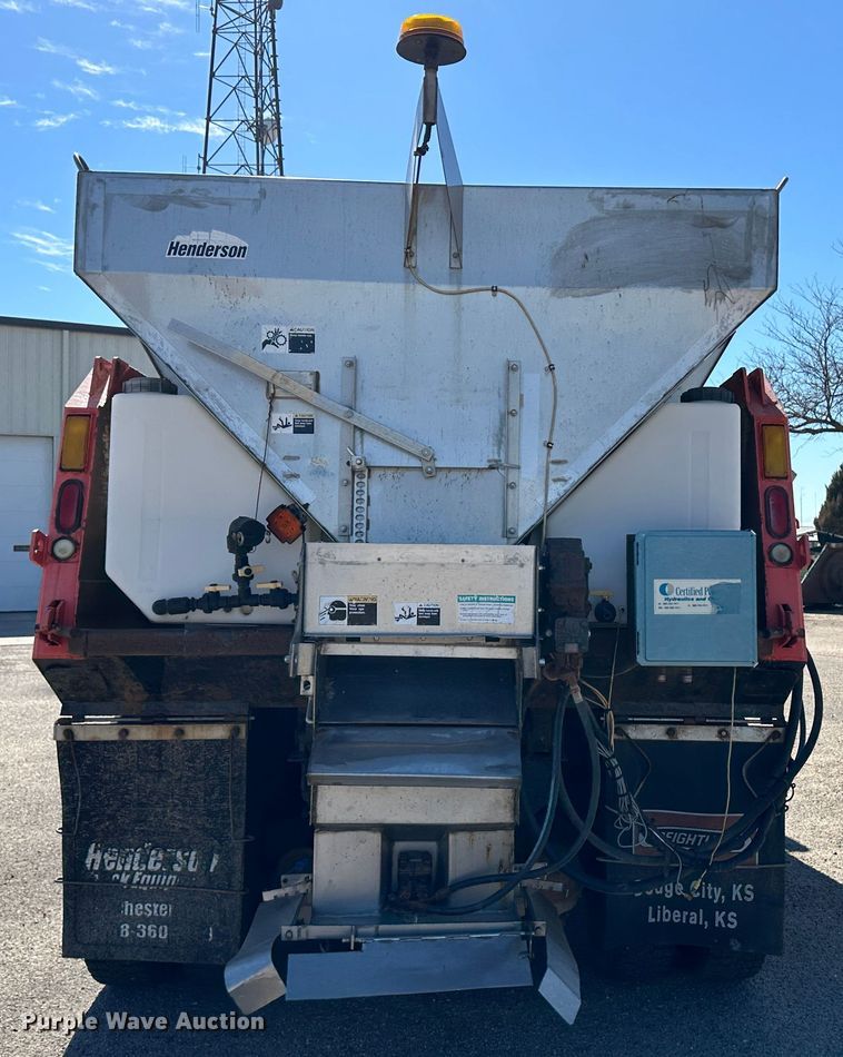 image for item LT9054 2005 International 7400  dump truck