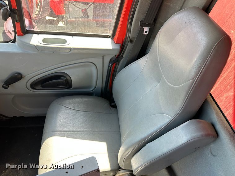 image for item LT9054 2005 International 7400  dump truck