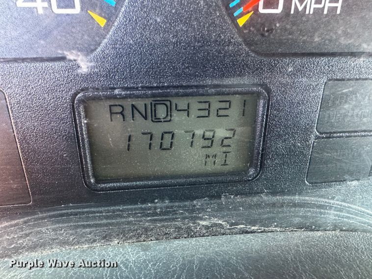 image for item LT9054 2005 International 7400  dump truck