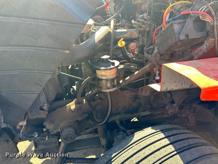 image for item LT9054 2005 International 7400  dump truck