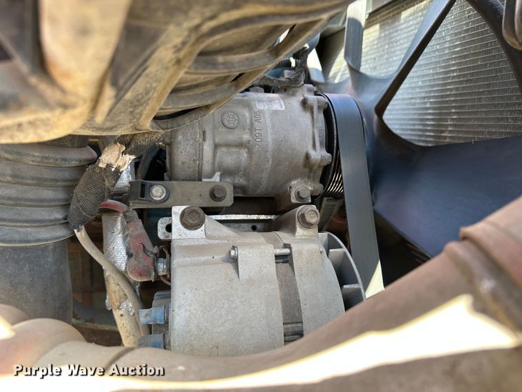 image for item LT9054 2005 International 7400  dump truck