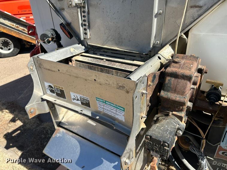 image for item LT9054 2005 International 7400  dump truck