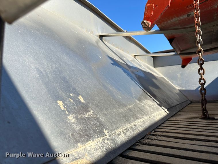 image for item LT9054 2005 International 7400  dump truck