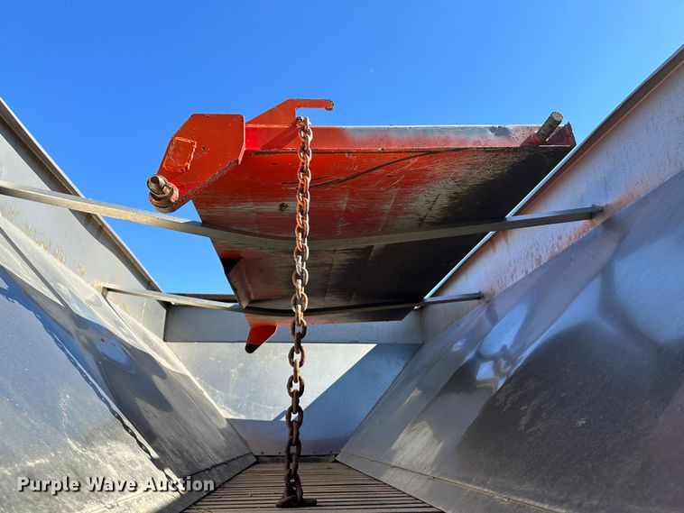 image for item LT9054 2005 International 7400  dump truck