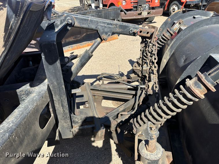 image for item LT9054 2005 International 7400  dump truck