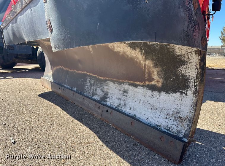 image for item LT9054 2005 International 7400  dump truck