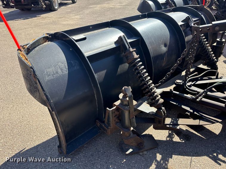 image for item LT9054 2005 International 7400  dump truck