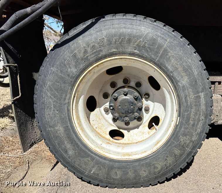 image for item LT9054 2005 International 7400  dump truck