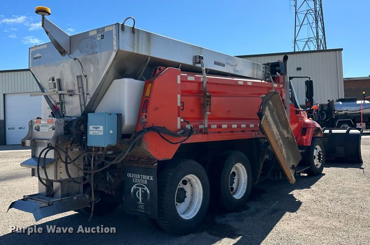 image for item LT9055 2005 International 7400  dump truck