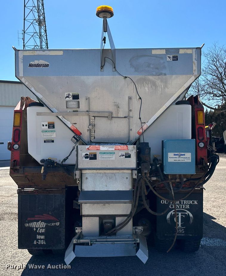 image for item LT9055 2005 International 7400  dump truck