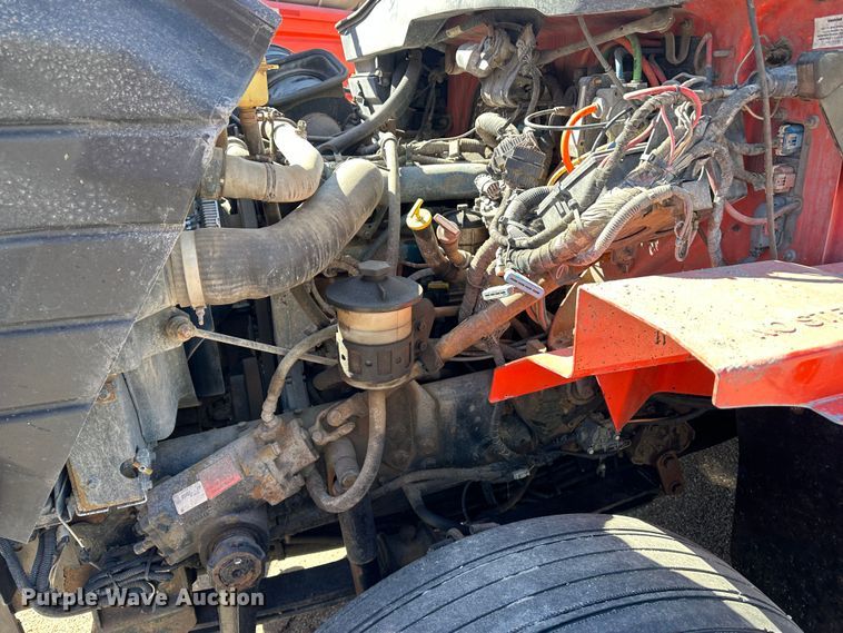 image for item LT9055 2005 International 7400  dump truck