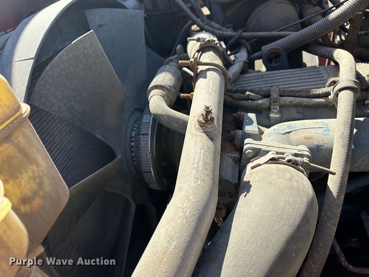 image for item LT9055 2005 International 7400  dump truck