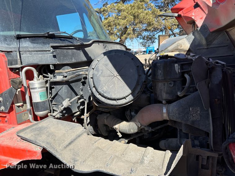 image for item LT9055 2005 International 7400  dump truck