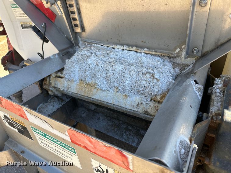 image for item LT9055 2005 International 7400  dump truck