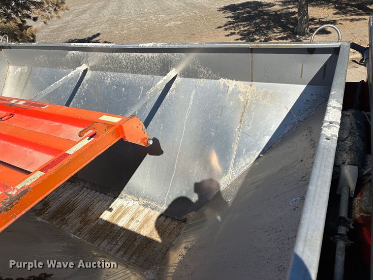 image for item LT9055 2005 International 7400  dump truck