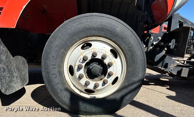 image for item LT9055 2005 International 7400  dump truck