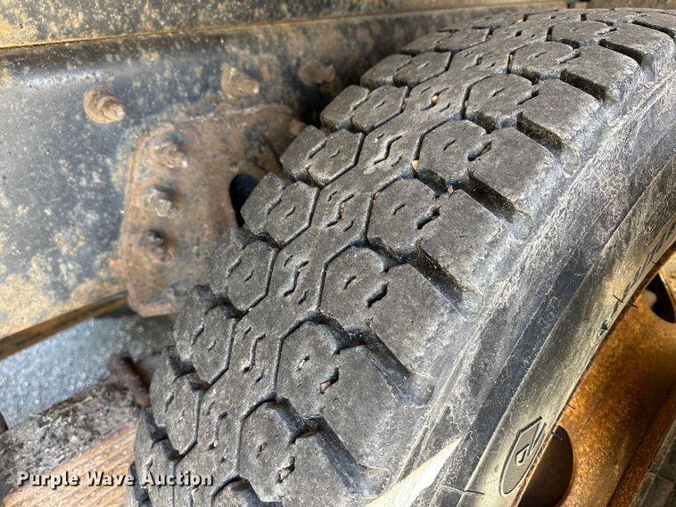 image for item LT9055 2005 International 7400  dump truck