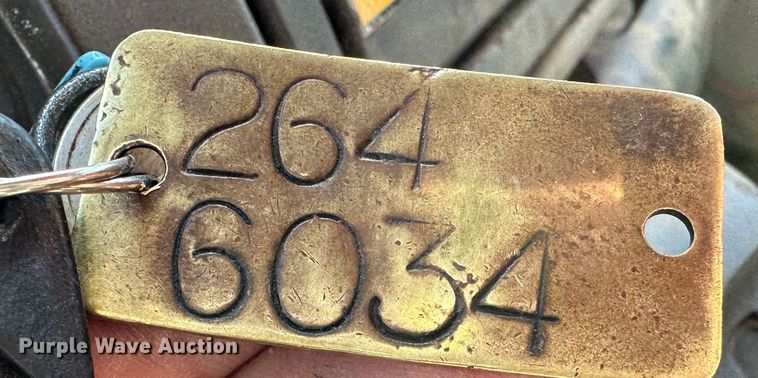 image for item LT9055 2005 International 7400  dump truck