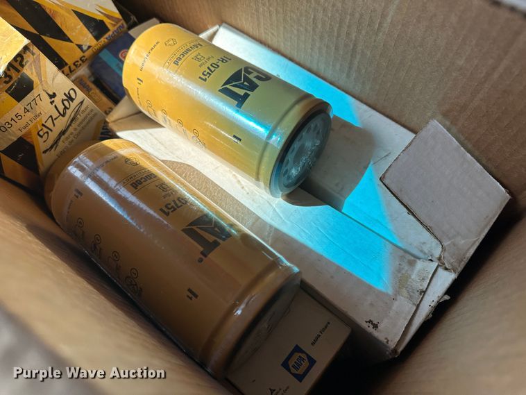 image for item LT9056 2000 Sterling L7500  oil distributor truck