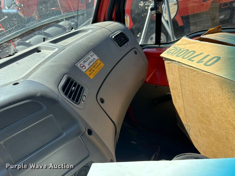 image for item LT9056 2000 Sterling L7500  oil distributor truck