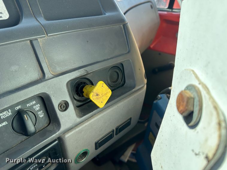 image for item LT9056 2000 Sterling L7500  oil distributor truck