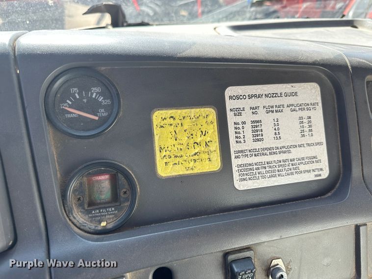 image for item LT9056 2000 Sterling L7500  oil distributor truck