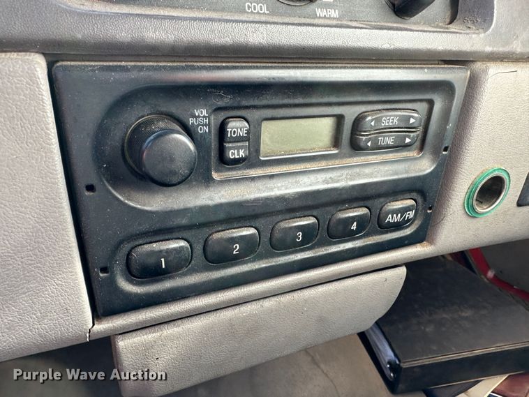 image for item LT9056 2000 Sterling L7500  oil distributor truck