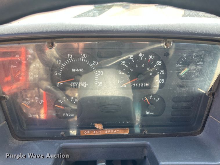 image for item LT9056 2000 Sterling L7500  oil distributor truck