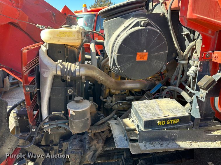 image for item LT9056 2000 Sterling L7500  oil distributor truck