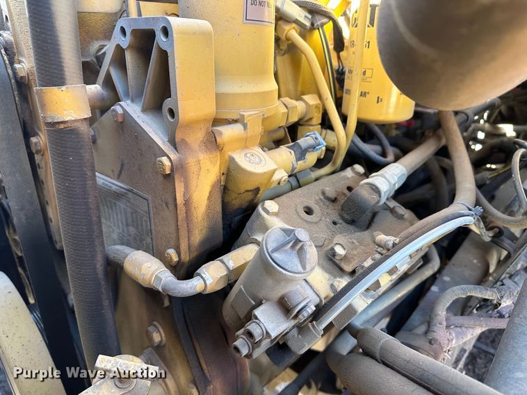 image for item LT9056 2000 Sterling L7500  oil distributor truck