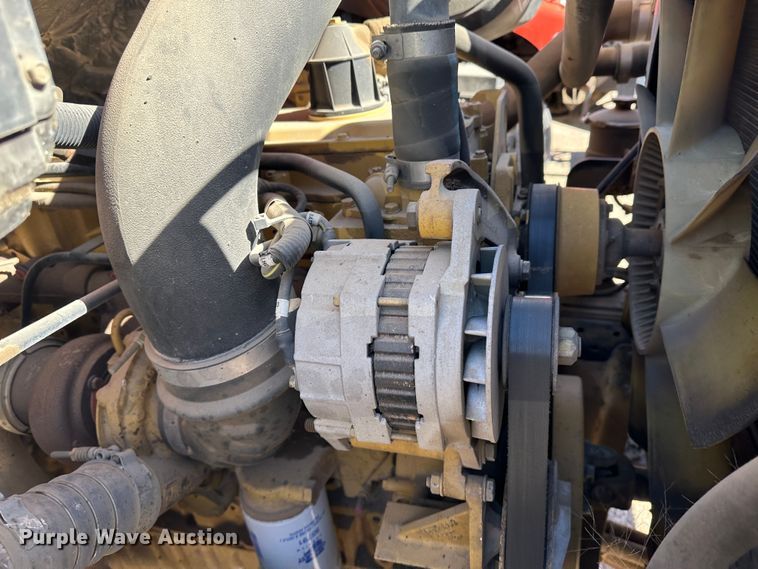 image for item LT9056 2000 Sterling L7500  oil distributor truck