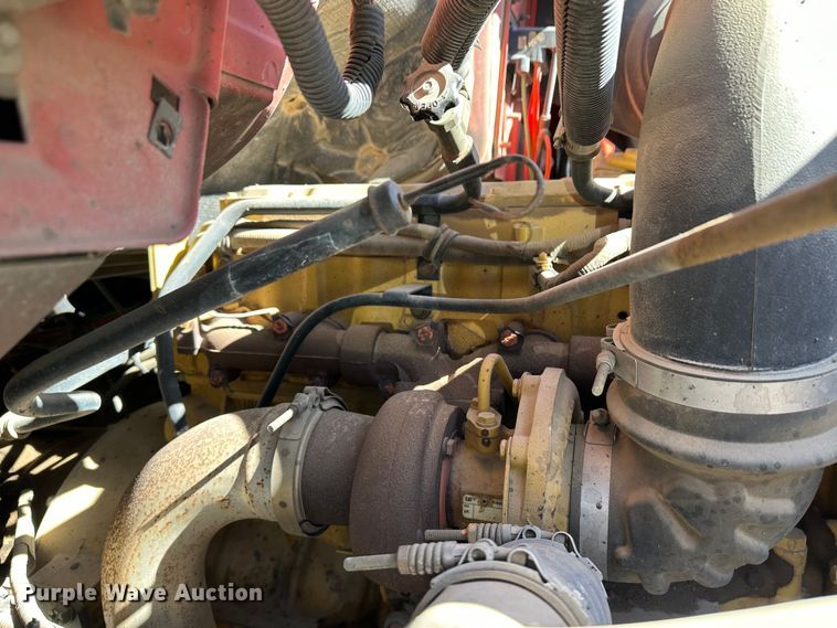 image for item LT9056 2000 Sterling L7500  oil distributor truck