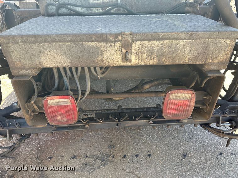 image for item LT9056 2000 Sterling L7500  oil distributor truck