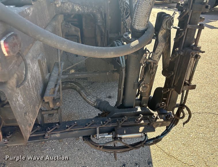 image for item LT9056 2000 Sterling L7500  oil distributor truck