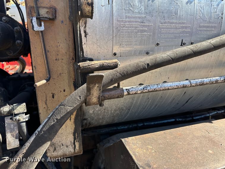 image for item LT9056 2000 Sterling L7500  oil distributor truck